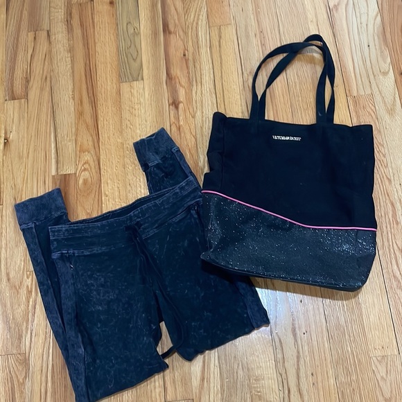 PINK Victoria's Secret Pants - PINK Victoria Secret leggings with FREE BONUS VS TOTE
